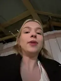 Baby_Tiny webcam model stream image