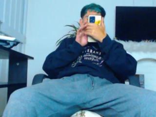 Derryck webcam model stream image