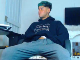 Derryck webcam model stream image
