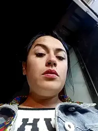Lesly_10- webcam model stream image