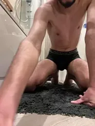 Yourfavourite33 webcam model stream image