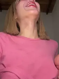 SweetBunnyGF webcam model stream image