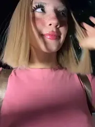 SweetBunnyGF webcam model stream image