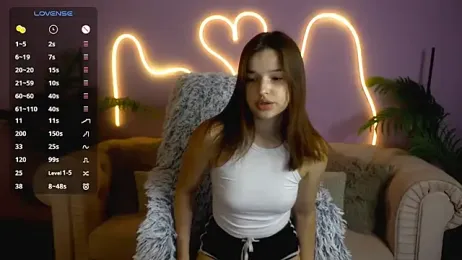LovelyyLilu webcam model stream image