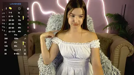 LovelyyLilu webcam model stream image