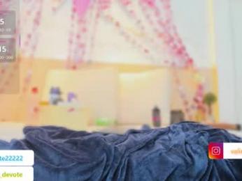 valirya_devote webcam model stream image