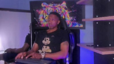daviincii_ webcam model stream image