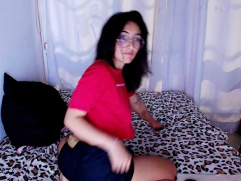 KayLov webcam bongacams model stream image