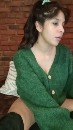 Apriilhot webcam model stream image