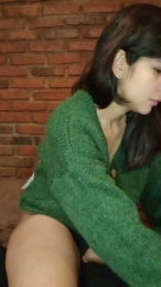 Apriilhot webcam model stream image