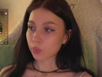DramaQueen_ webcam model stream image
