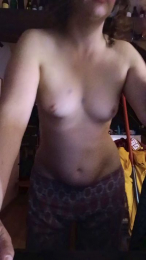 Nudedudebe webcam model stream image
