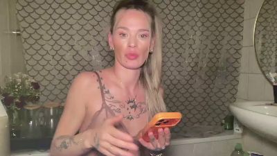 Vinique99 webcam model stream image