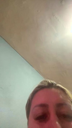 Laralorenzo webcam model stream image