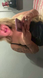 Laralorenzo webcam model stream image