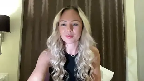 amelialorenz webcam stripchat model stream image