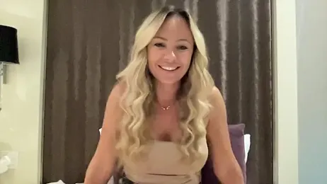amelialorenz webcam model stream image