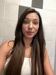 -_MiaQueen_- webcam stripchat model stream image