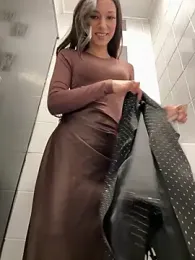 -_MiaQueen_- webcam stripchat model stream image