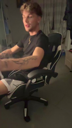 Plewus99 webcam model stream image