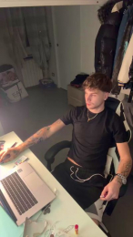 Plewus99 webcam model stream image