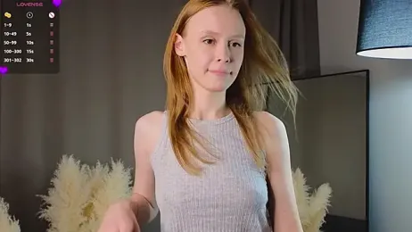 TaraSims webcam model stream image