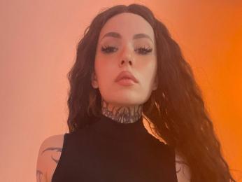 RavenWinx webcam model stream image