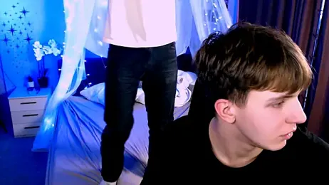 travis_wolf_ webcam model stream image