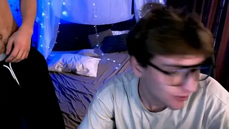 travis_wolf_ webcam model stream image