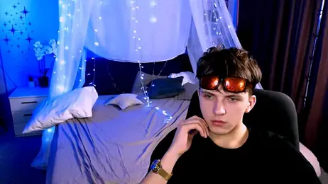 travis_wolf_ webcam model stream image