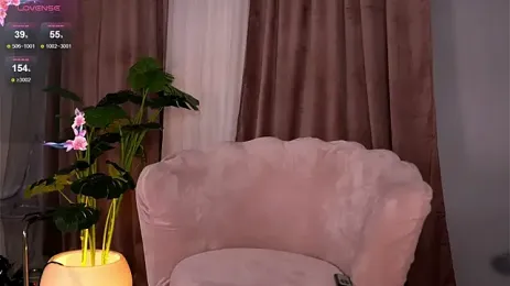 SweetAuraa webcam model stream image