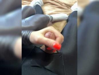 Feet-sweet-little-girl webcam model stream image