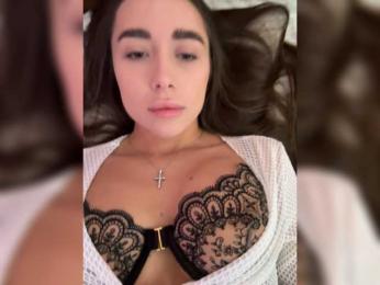 EasyVibe webcam bongacams model stream image
