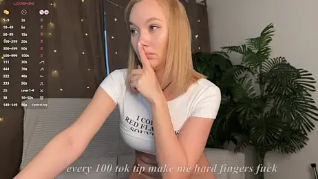 Bestie_Online webcam stripchat model stream image