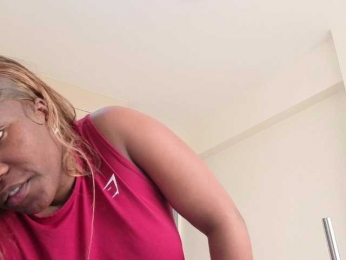 Creamysquirtera webcam bongacams model stream image