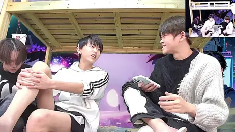 xiaohuangren01 webcam stripchat model stream image