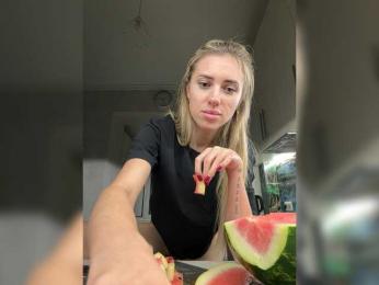 Alina-13-1 webcam model stream image