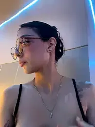 ZaraLuuv webcam model stream image