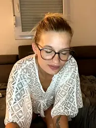 Lesamantssexy webcam model stream image