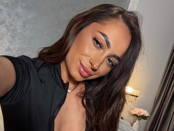 AvaLynn webcam model stream image