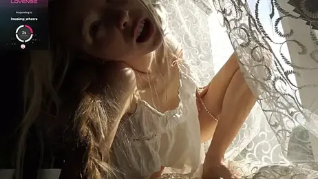 _Phantom_thread_ webcam model stream image