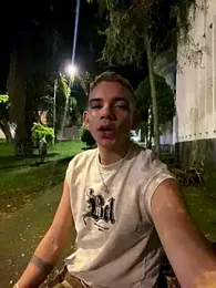 Dylams_maja webcam model stream image