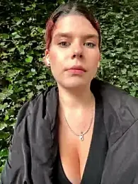 RiriRoseey webcam model stream image