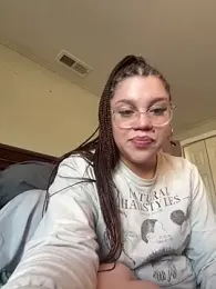 QueenNuttCollector webcam model stream image