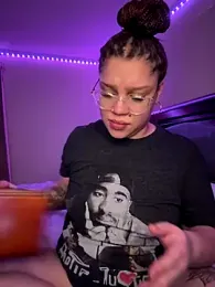 QueenNuttCollector webcam stripchat model stream image