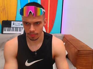 Ridge Hunter webcam model stream image