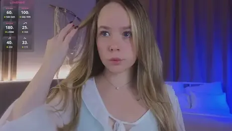 milly_shy webcam stripchat model stream image