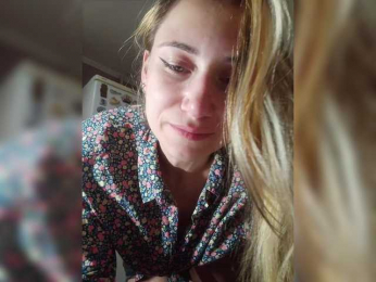 MilkyGirl webcam model stream image