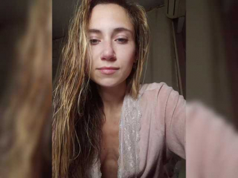 MilkyGirl webcam model stream image