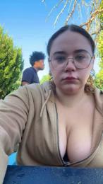 babyyfarah webcam cam4 model stream image
